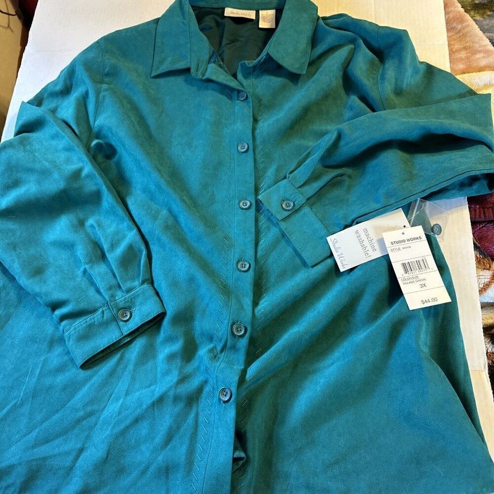 Studio Works Womens Size 3X Green Long Sleeve Button Up Blouse Suede Like Poly